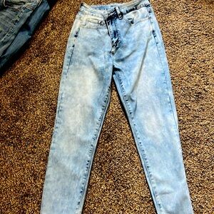 Acid wash, SHEIN. Stretch.